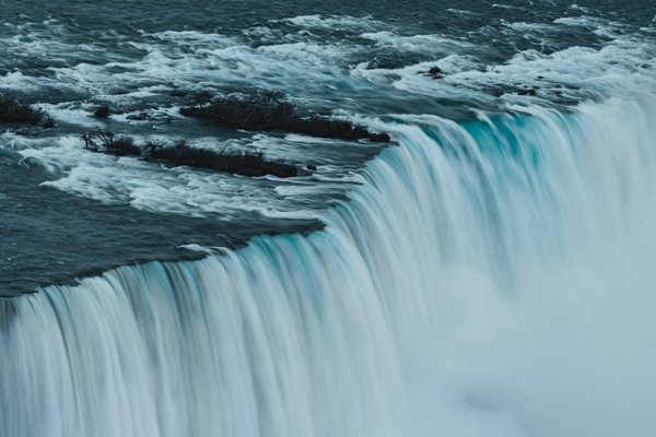 Quelles sont les meilleures astuces pour visiter les chutes du Niagara sans faire la queue?